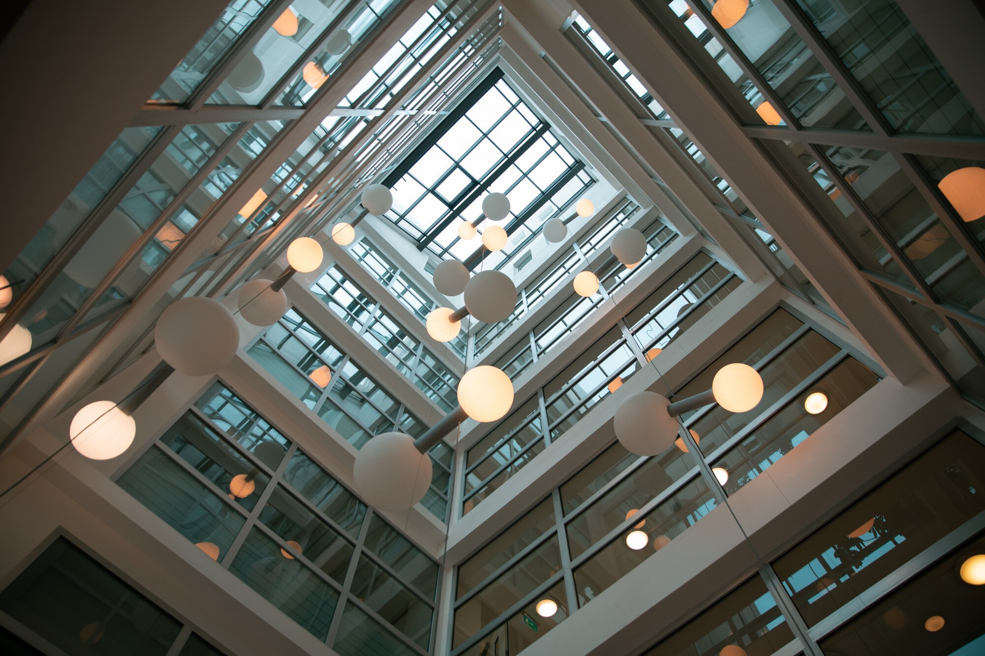 Arquitectura interior iluminada